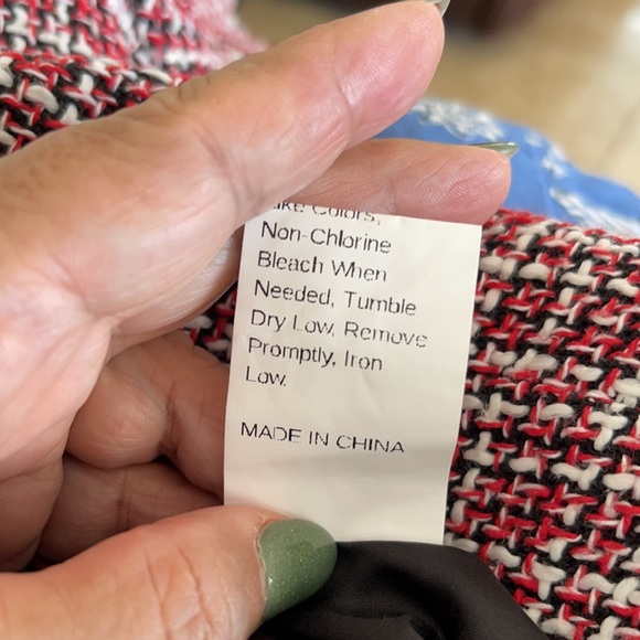 Skirt. Size XS. Color white red and black - Picture 7 of 10